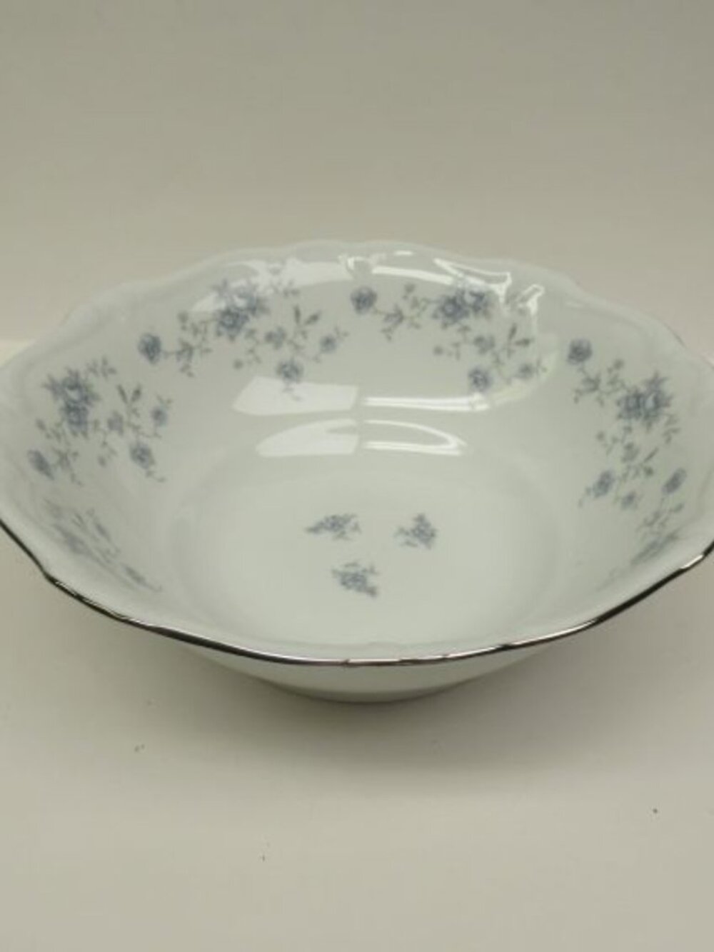 Johann Haviland Bavaria Germany BLUE GARLAND 8 1/2 Inch Round Serving Bowl